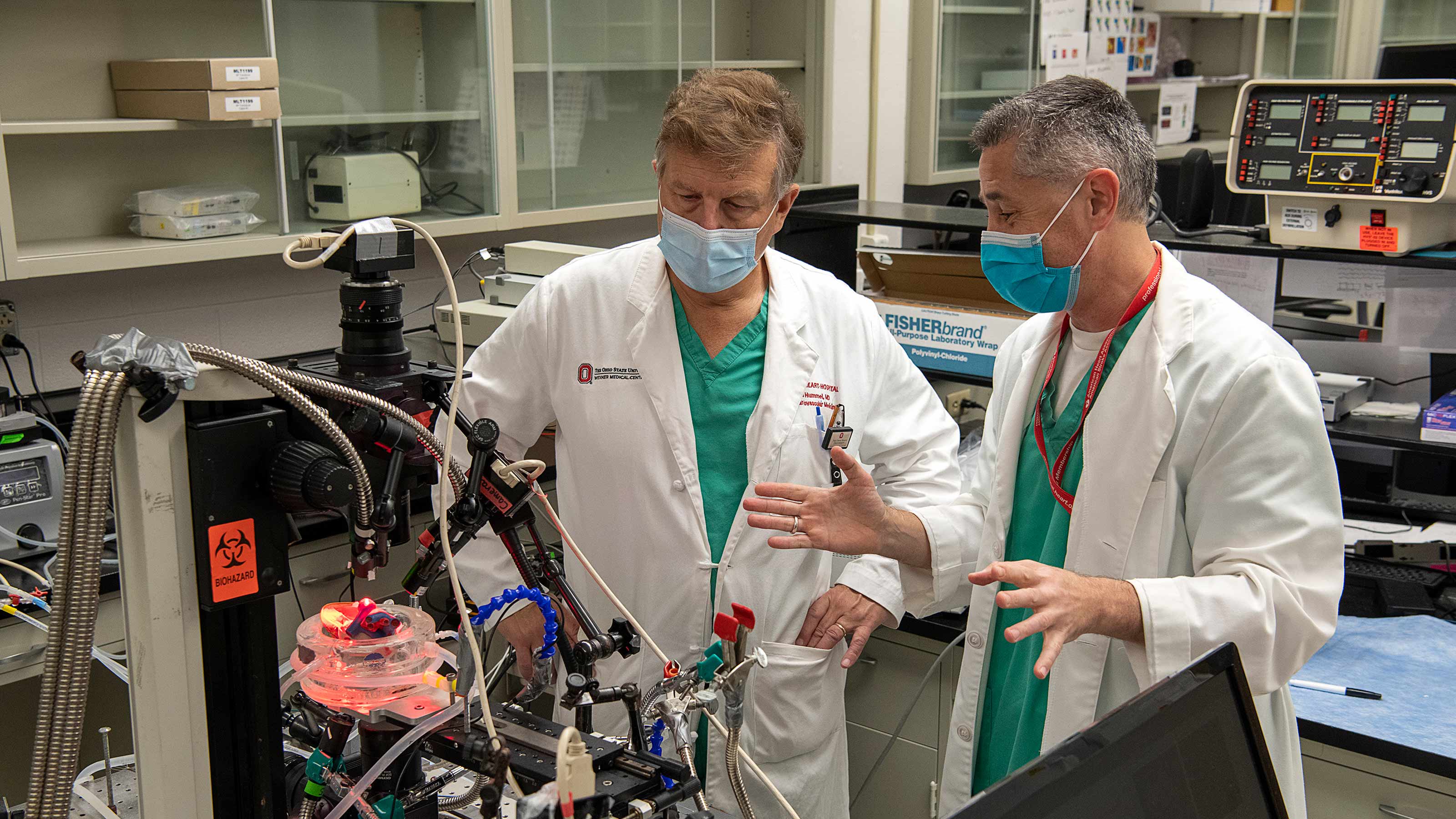 Dr. Federov and Dr. Hummel working together in their lab