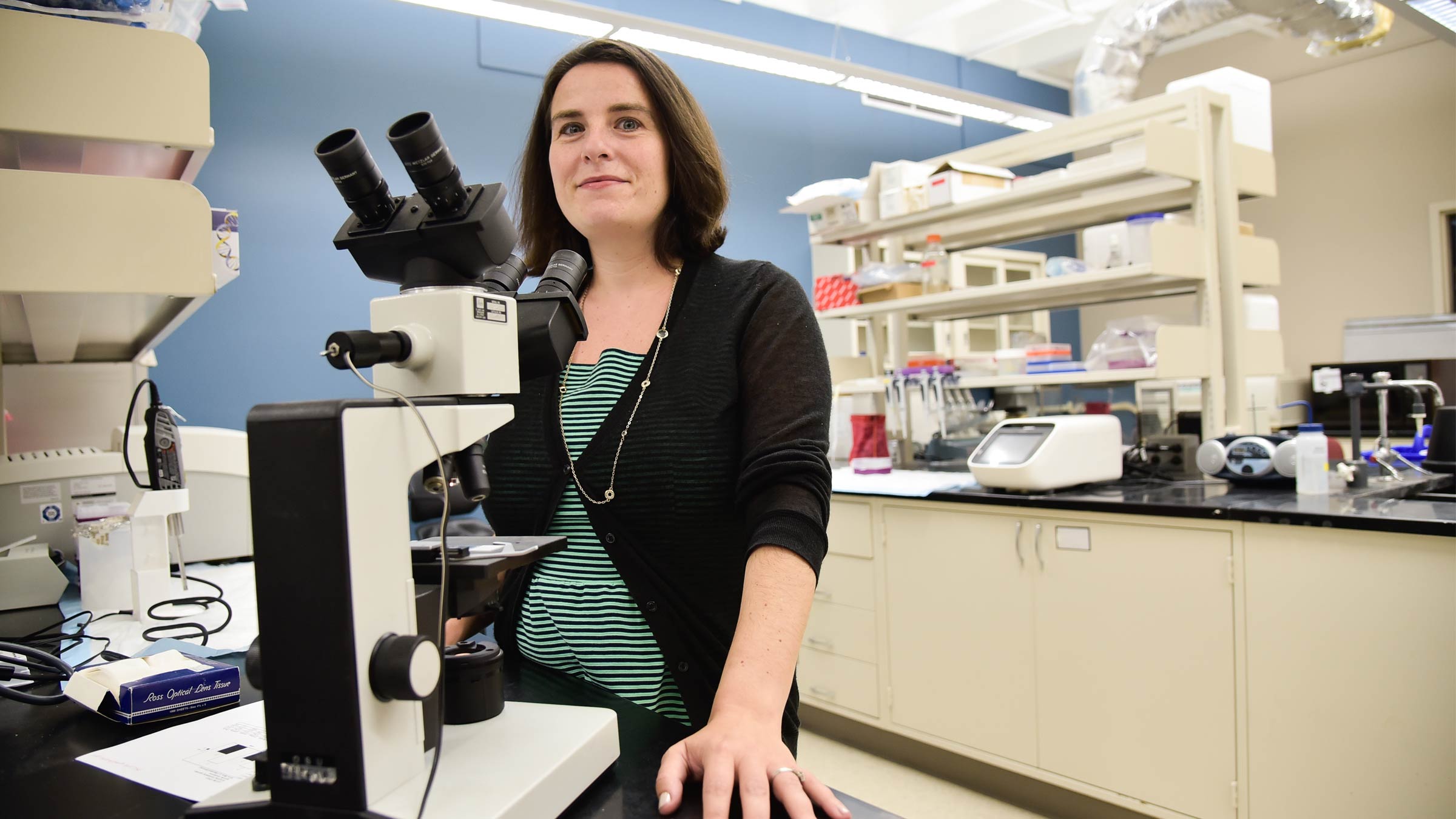 Dr. Tamar Gur in her laboratory at Ohio State 