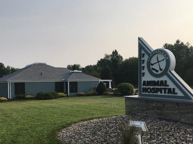 Cloverleaf Animal Hospital - building exterior and sign