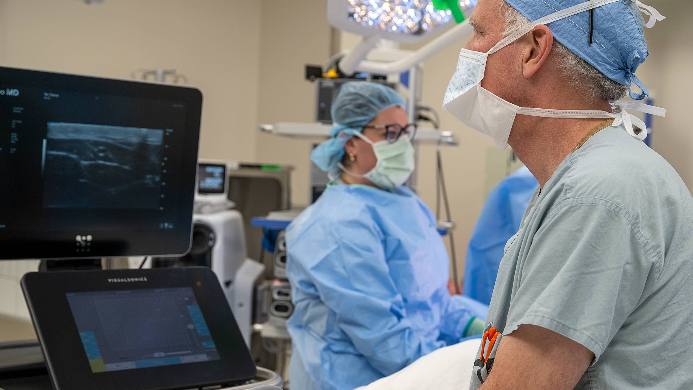 Roman Skoracki, MD, uses the Vevo MD to perform an ultra-high-frequency ultrasound to treat lymphedema in the operating room