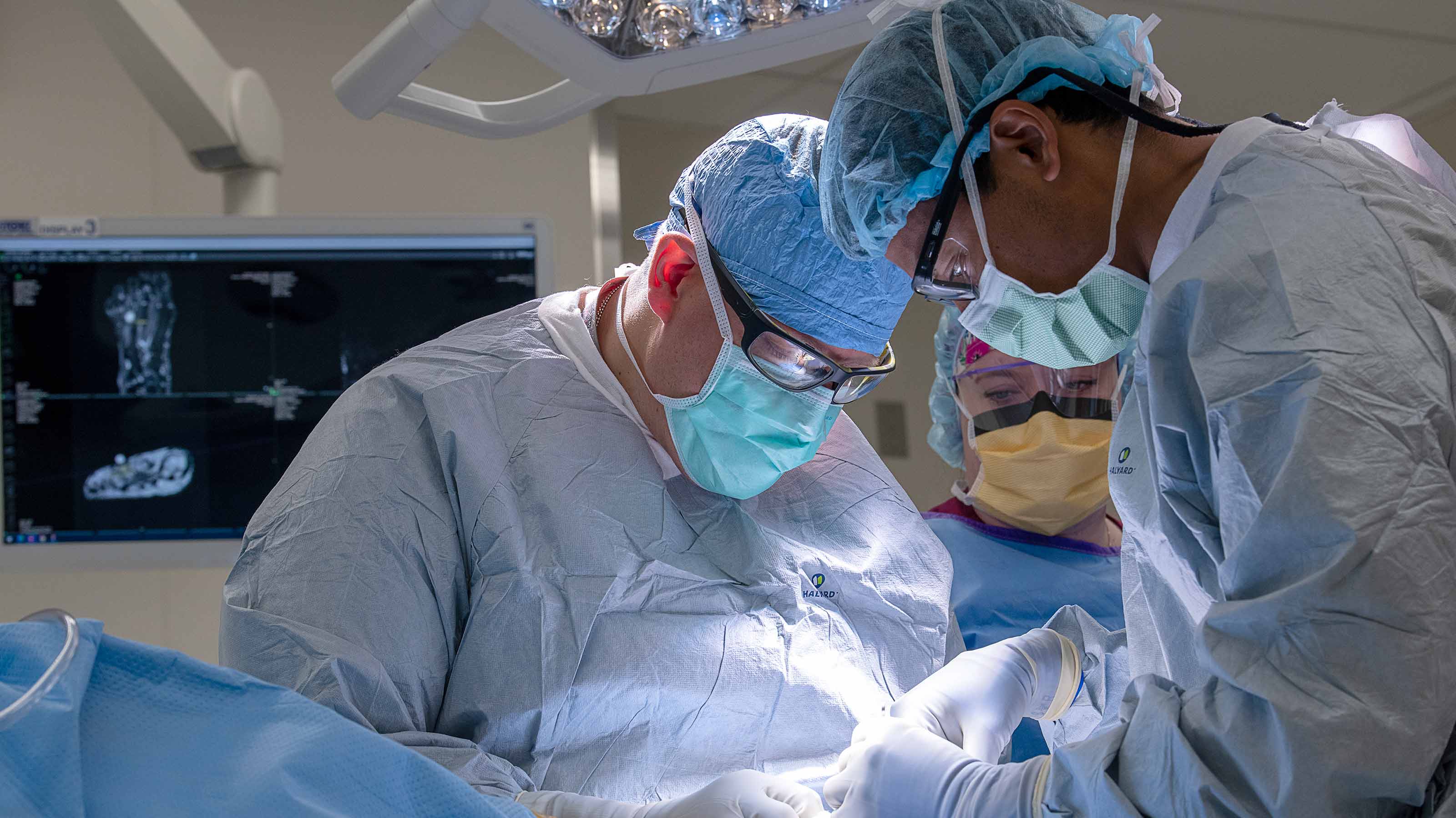 Surgeon’s ‘MacGyver’ mindset brings customized solutions to patients with rare bone cancers