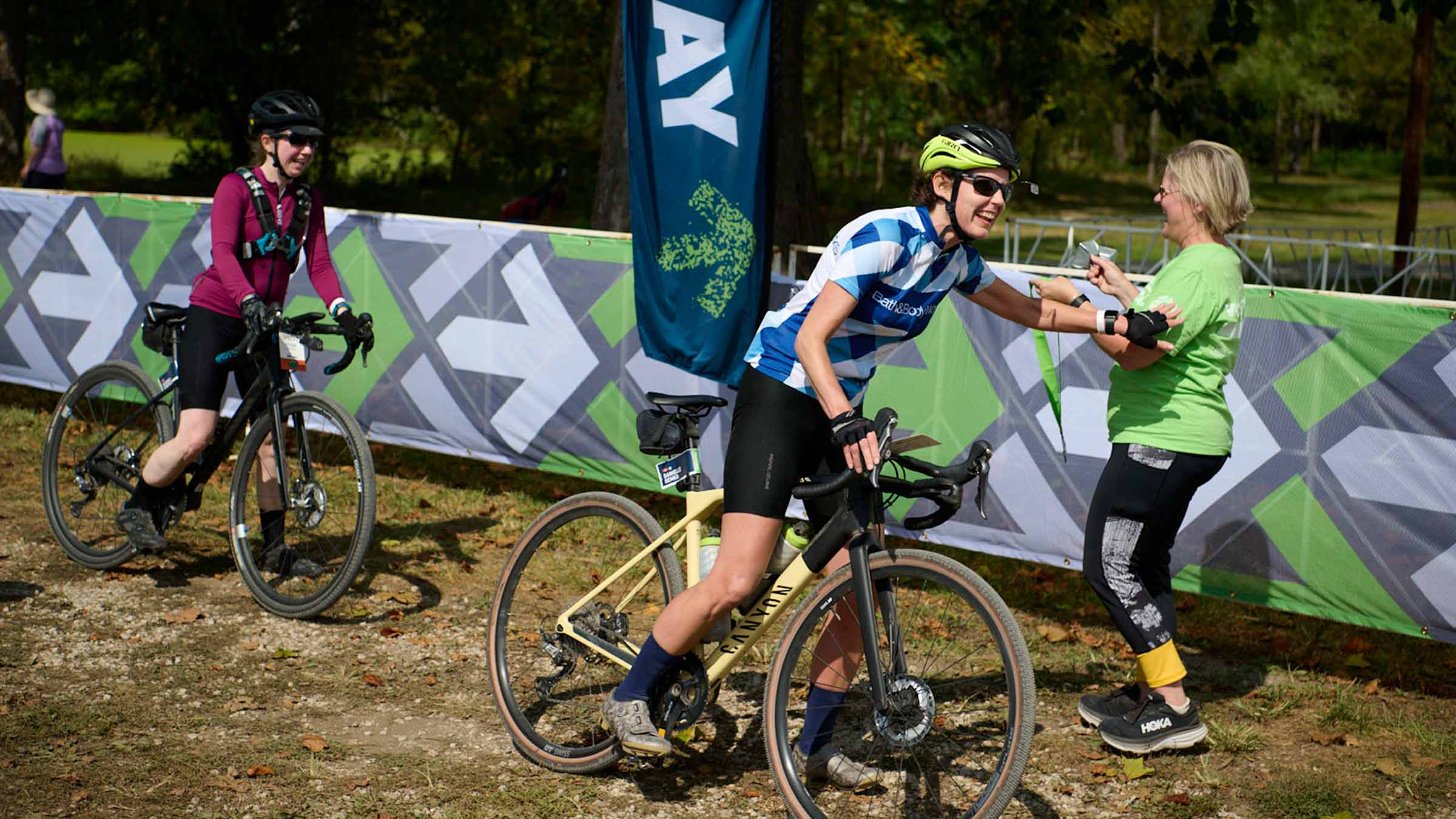 Pelotonia Gravel Day rider thanks an event volunteer