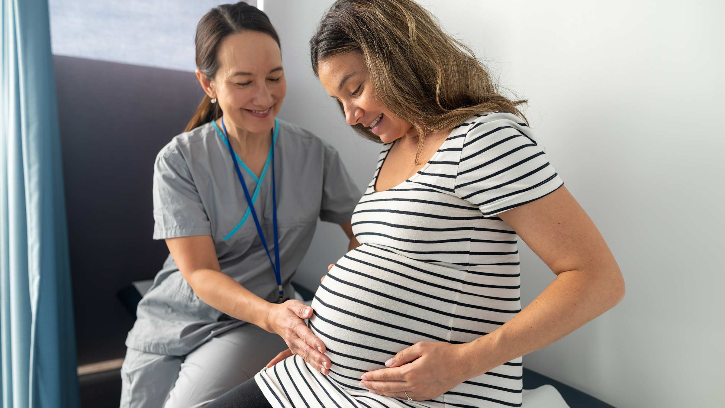 How to choose between a midwife and obstetrician