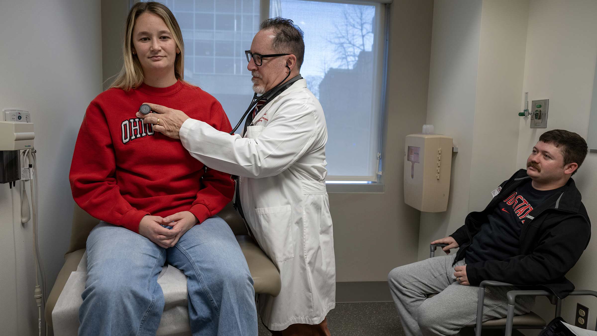 Dr. Daniels listening to Shayna Hemming’s heart